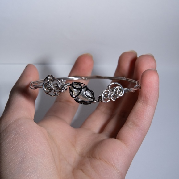 Handmade Silver Armlet with Glass Bead: Armlet/Bangle - Picture 4 of 4